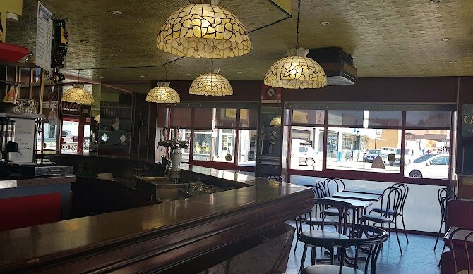 Restaurant Le Cantal à Viry-Châtillon, France