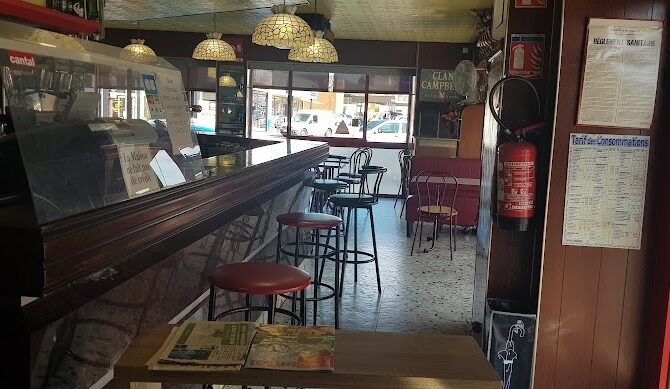 Restaurant Le Cantal à Viry-Châtillon, France