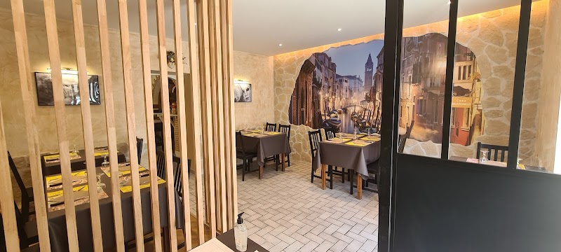 Restaurant Le Carnaval de Venise à Quimper, France