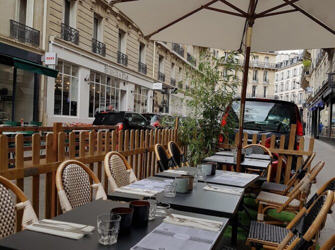 Restaurant Le Chalet du 8ème à Paris, France