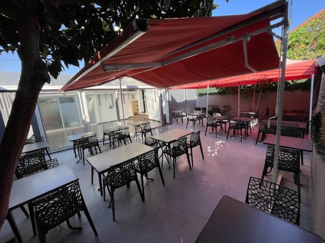 Restaurant Le Charitois à La Courneuve, France