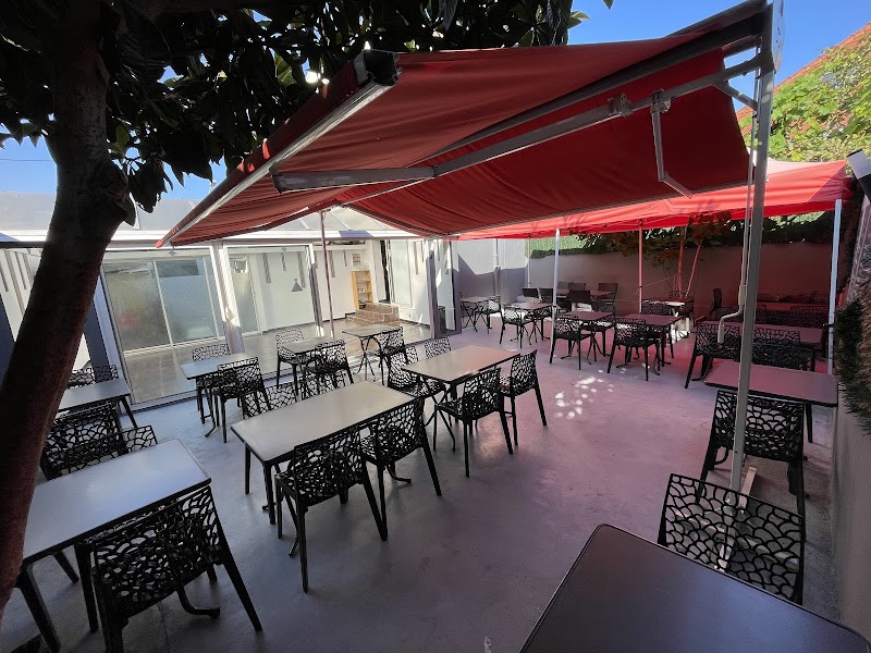 Restaurant Le Charitois à La Courneuve, France