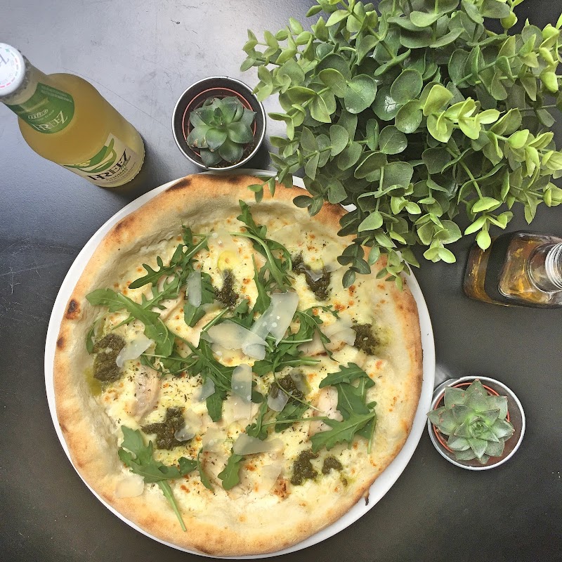 Restaurant Le comptoir à pizza a Paris, France