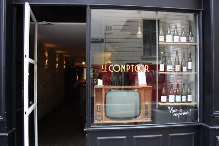 Restaurant Le Comptoir des Petits Champs à Paris, France — photo 1