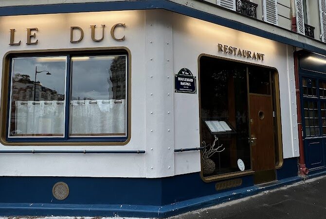 Restaurant Le Duc à Paris, France