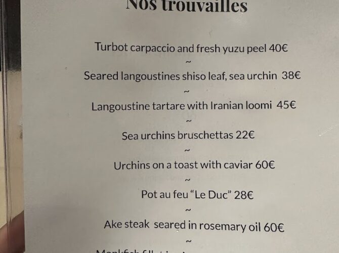 Restaurant Le Duc à Paris, France