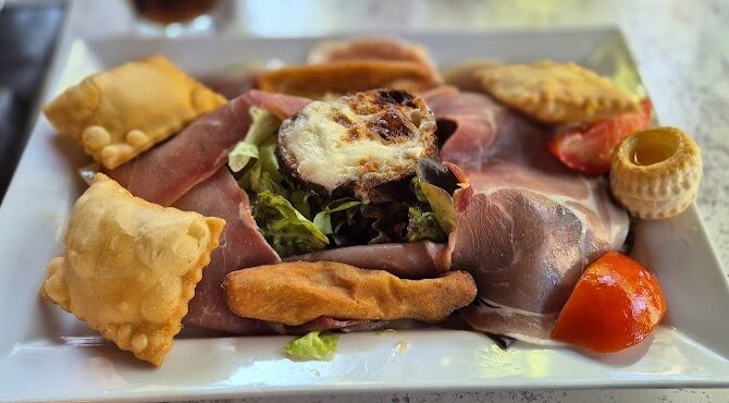 Restaurant Le Fameux Café du Lycée à Gap, France