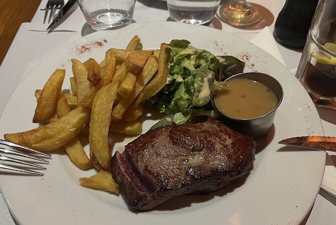 Restaurant Le fontenoy à Paris, France