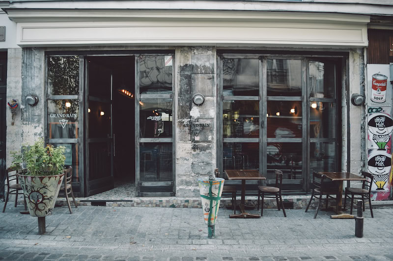 Restaurant Le Grand Bain à Paris, France