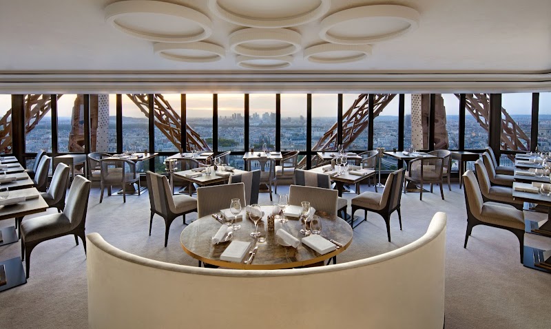 Restaurant Le Jules Verne à Paris, France