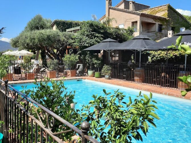 Restaurant Le Mas des Escaravatiers à Puget-sur-Argens, France