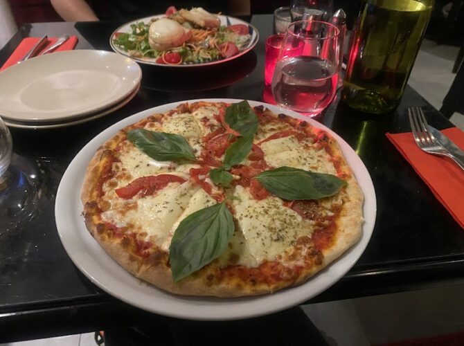 Le Paradiso Restaurant & Pizzeria à Paris, France