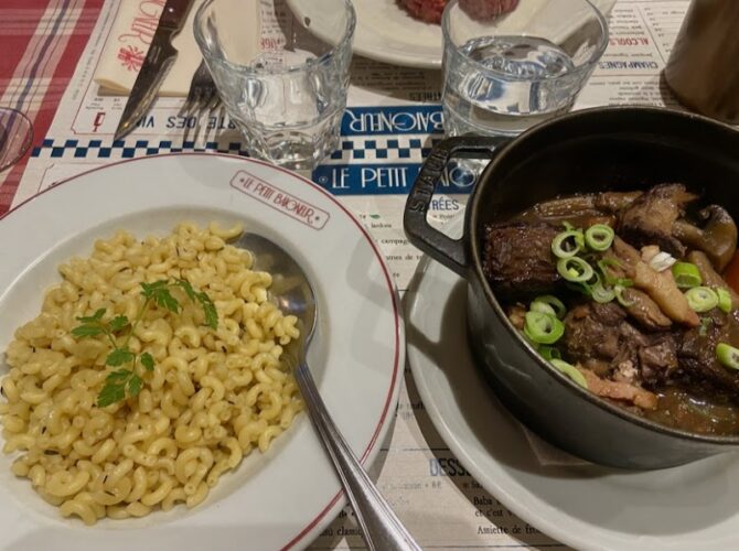 Restaurant Le Petit Baigneur à Paris, France