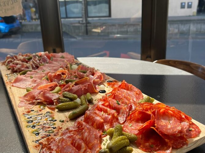 Restaurant Le petit Bistrot à Montereau-Fault-Yonne, France