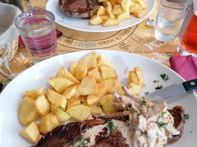 Restaurant Le petit Bistrot à Montereau-Fault-Yonne, France