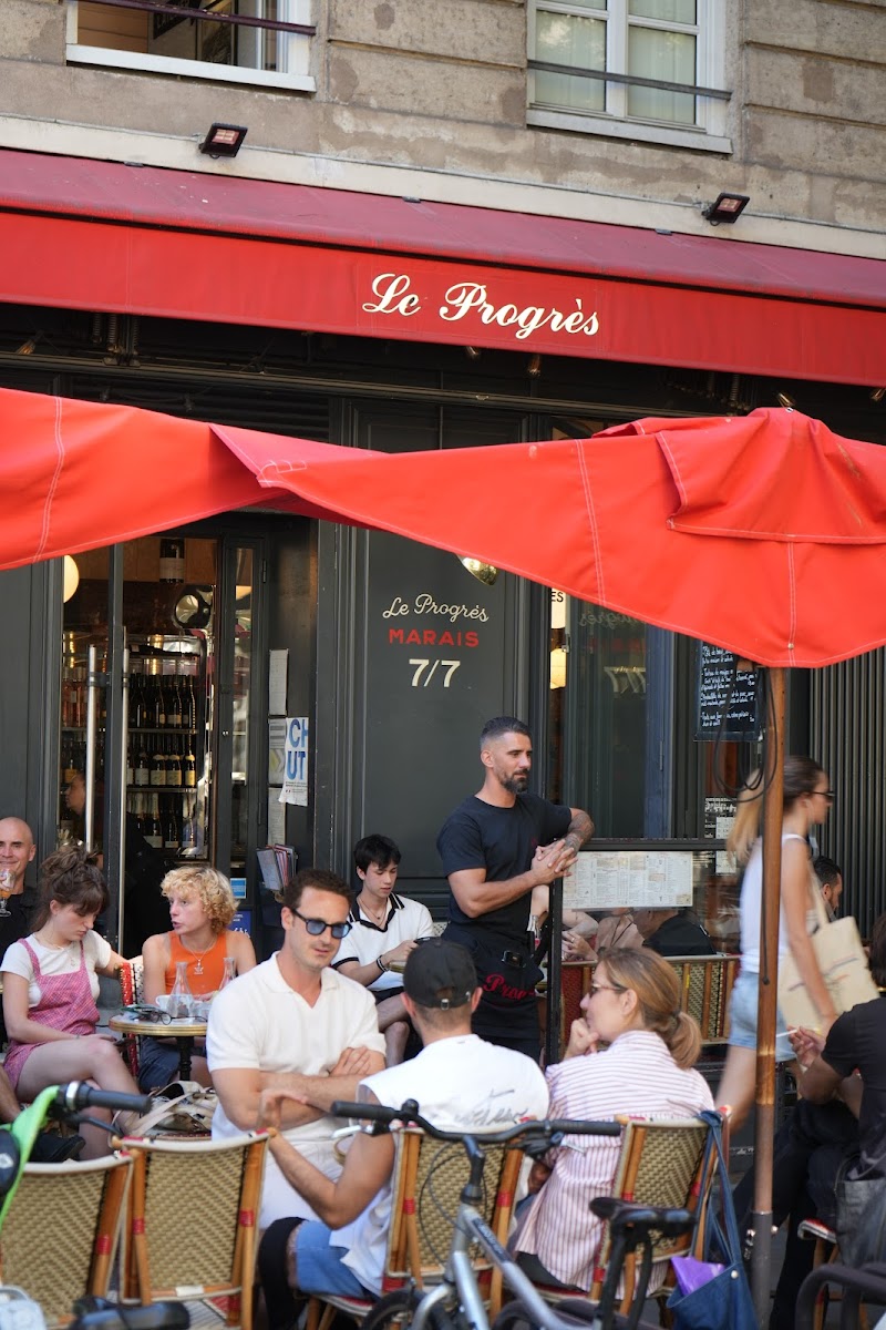 Restaurant Le Progrès Marais à Paris, France