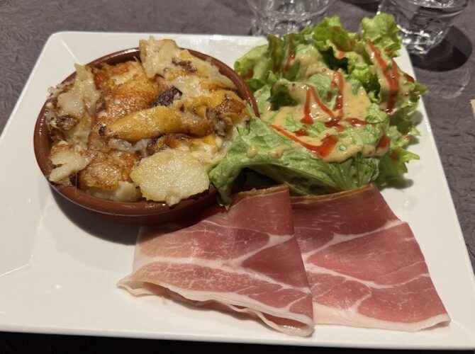 Le Puy de la Lune Restaurant Traditionnel & Gastronomie Auvergnate à Clermont-Ferrand, France