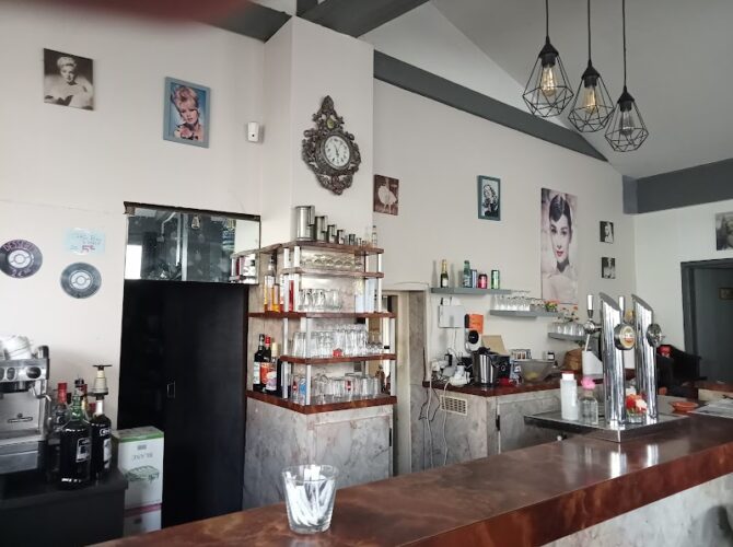 Restaurant Le Quai Des Brumes à Bagnolet, France