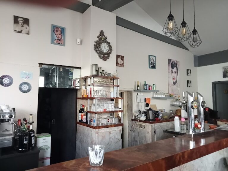 Restaurant Le Quai Des Brumes à Bagnolet, France — photo 1