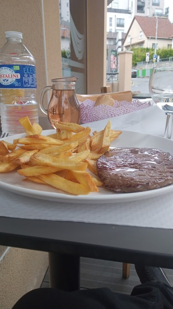 Restaurant Le Quai Des Brumes à Bagnolet, France