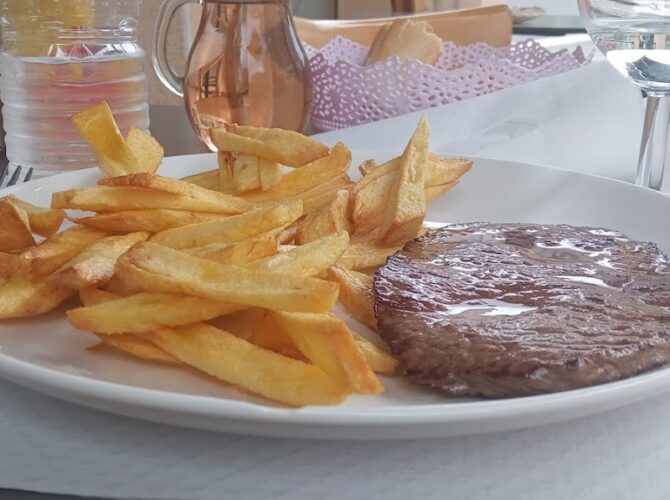 Restaurant Le Quai Des Brumes à Bagnolet, France