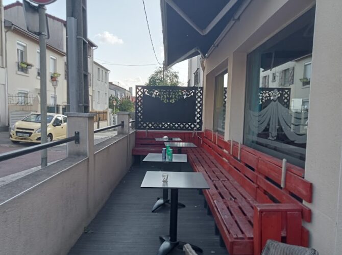 Restaurant Le Quai Des Brumes à Bagnolet, France