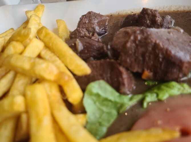 Restaurant Le Relais Saint Bernard à Montereau-Fault-Yonne, France