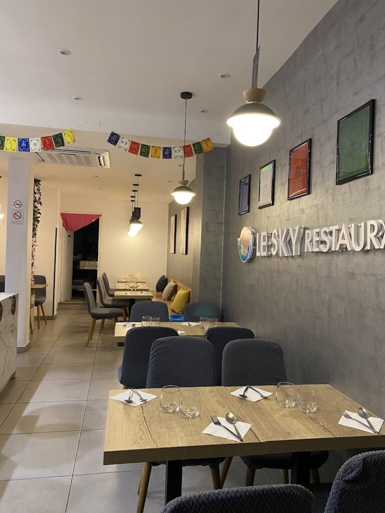 Le Sky restaurant à Paris, France — photo 1