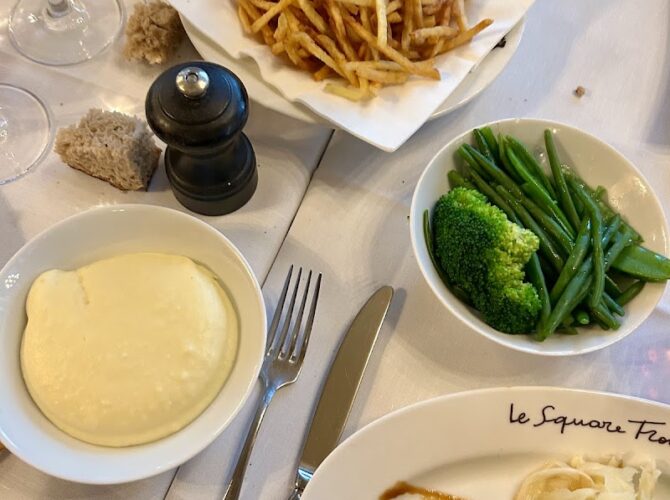 Restaurant Le Square Trousseau à Paris, France