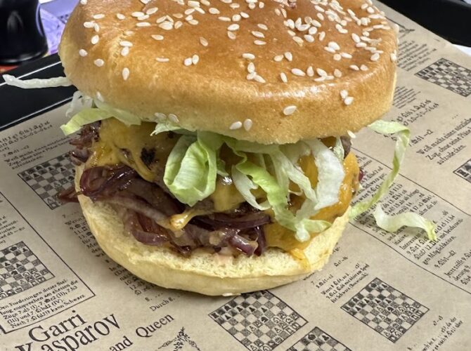 Le V2S Restaurant à Varennes-sur-Seine, France