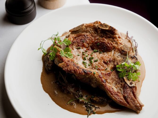 Restaurant L’Empire du 8ème à Paris, France