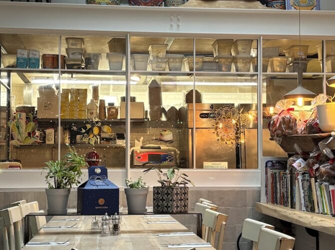 Restaurant Les Amis Des Messina à Paris, France