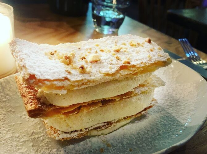Restaurant Les Bancs Publics à Paris, France