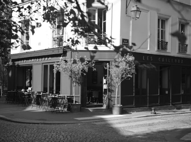 Restaurant Les Cailloux à Paris, France