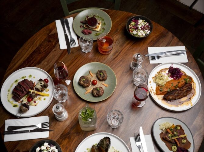 Restaurant Les Chics Types à Paris, France