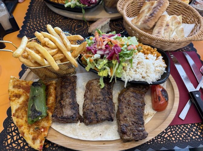 Restaurant LES DÉLICES D ADANA à Pantin, France