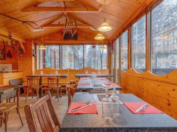 Restaurant Les Fondus de la Raclette Paris 14eme – Montparnasse à Paris, France