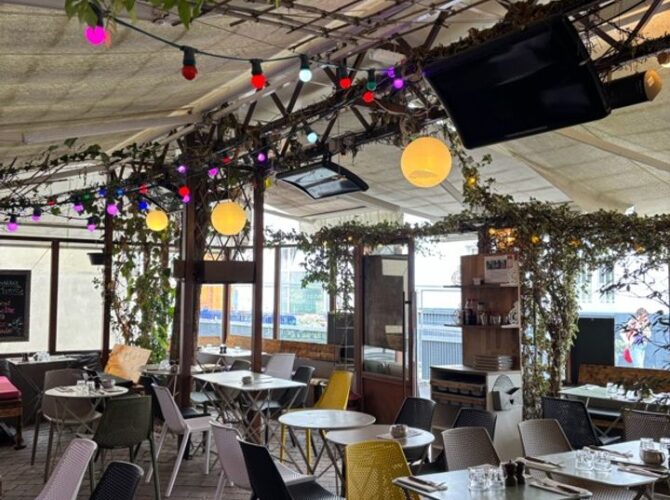 Les Mondes Bohèmes – Restaurant Paris 20 à Paris, France