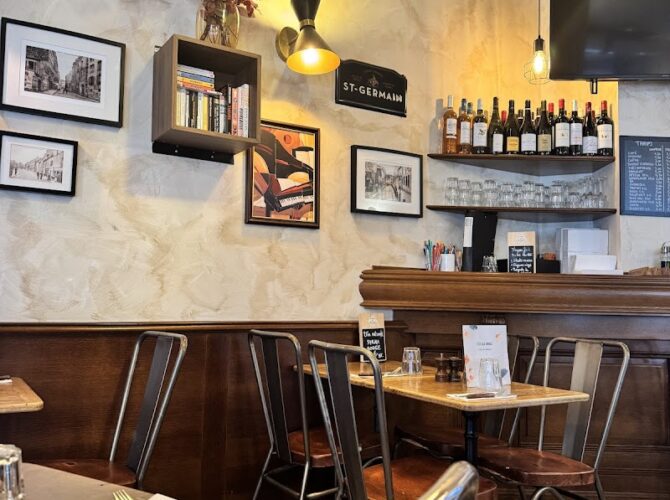 Restaurant L’Île aux Singes à Paris, France