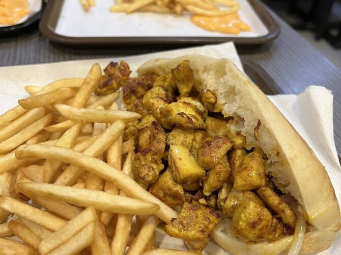 Restaurant Lodoss Chi̇cken 2 Pantin à Pantin, France