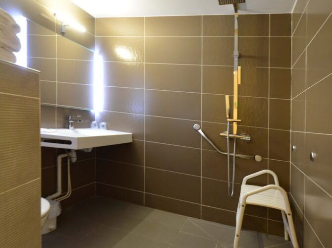 Restaurant Logis Hôtel des Lacs à Viry-Châtillon, France