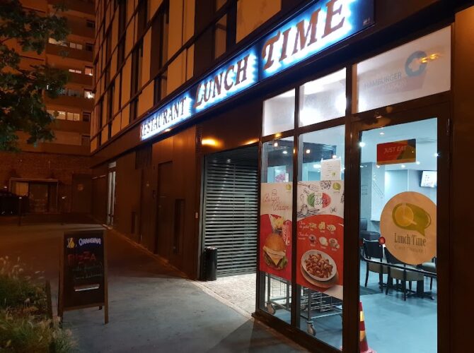 Restaurant Lunch Time à Les Ulis, France