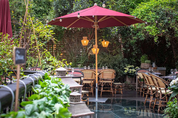 Restaurant Maison 28 à Paris, France