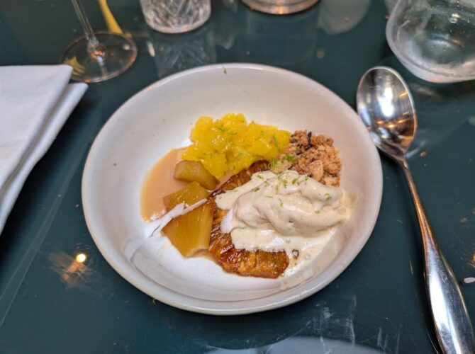 Restaurant Maison 28 à Paris, France