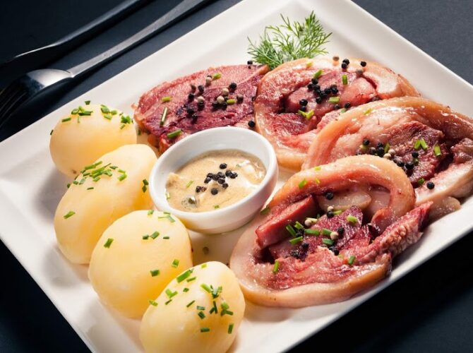 Restaurant Maison Péret à Paris, France