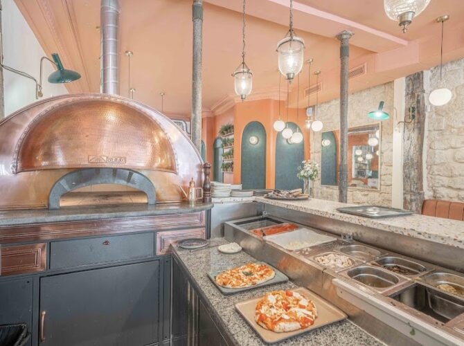 Restaurant Maison Pinsa Grands Boulevards à Paris, France