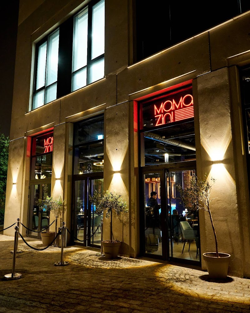 Mamazini Restaurant Paris à Paris, France