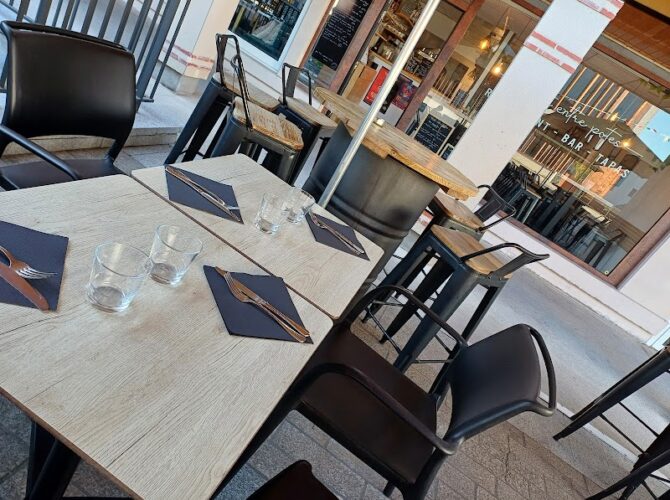 Restaurant Mets entre potes à Clisson, France