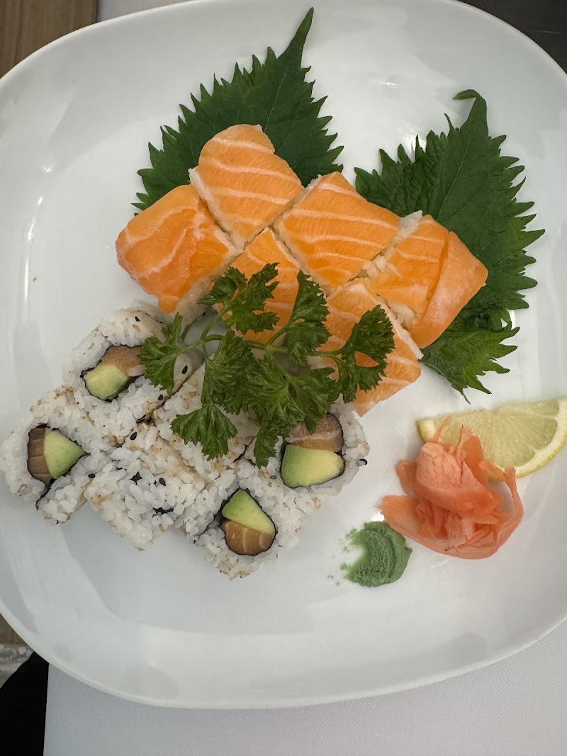 Restaurant Miyul sushi and salad bar à Paris, France — photo 3