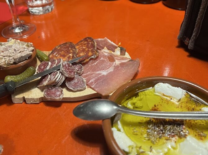 Restaurant Mon Oncle le Vigneron à Paris, France